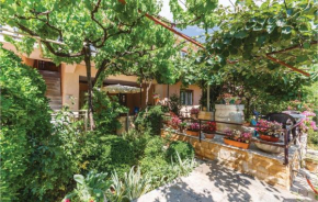 Three-Bedroom Apartment in Pula